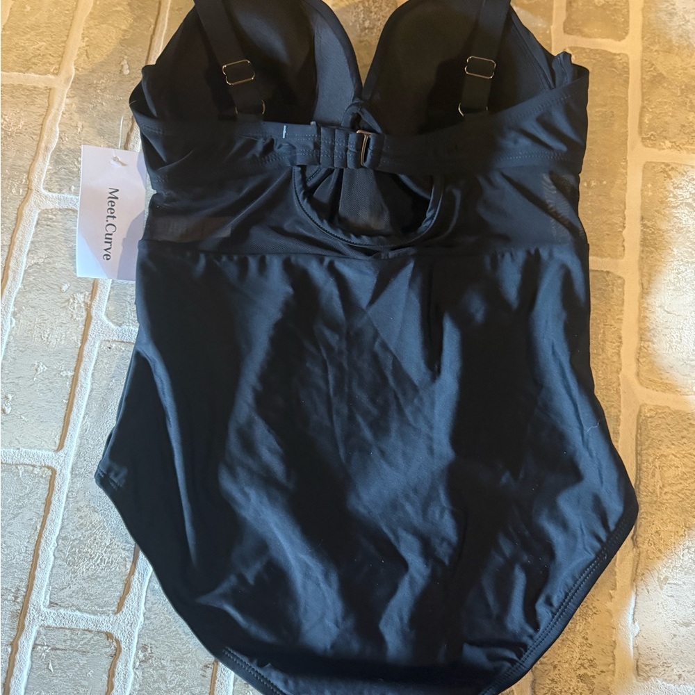 Mint Curve Black One Piece Swimsuit - Picture 4 of 4